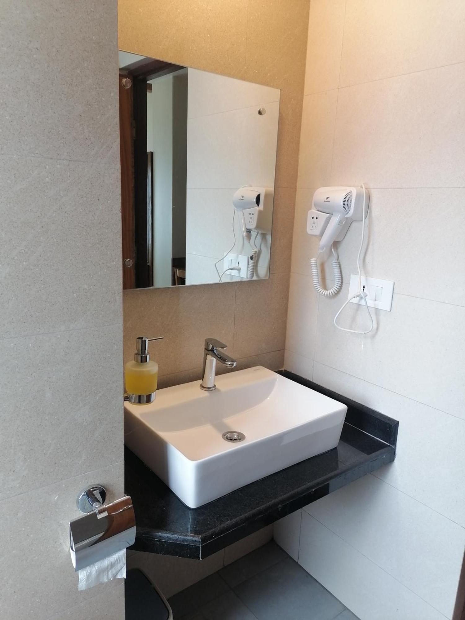 Urban Boutique Hotel Pokhara Ngoại thất bức ảnh
