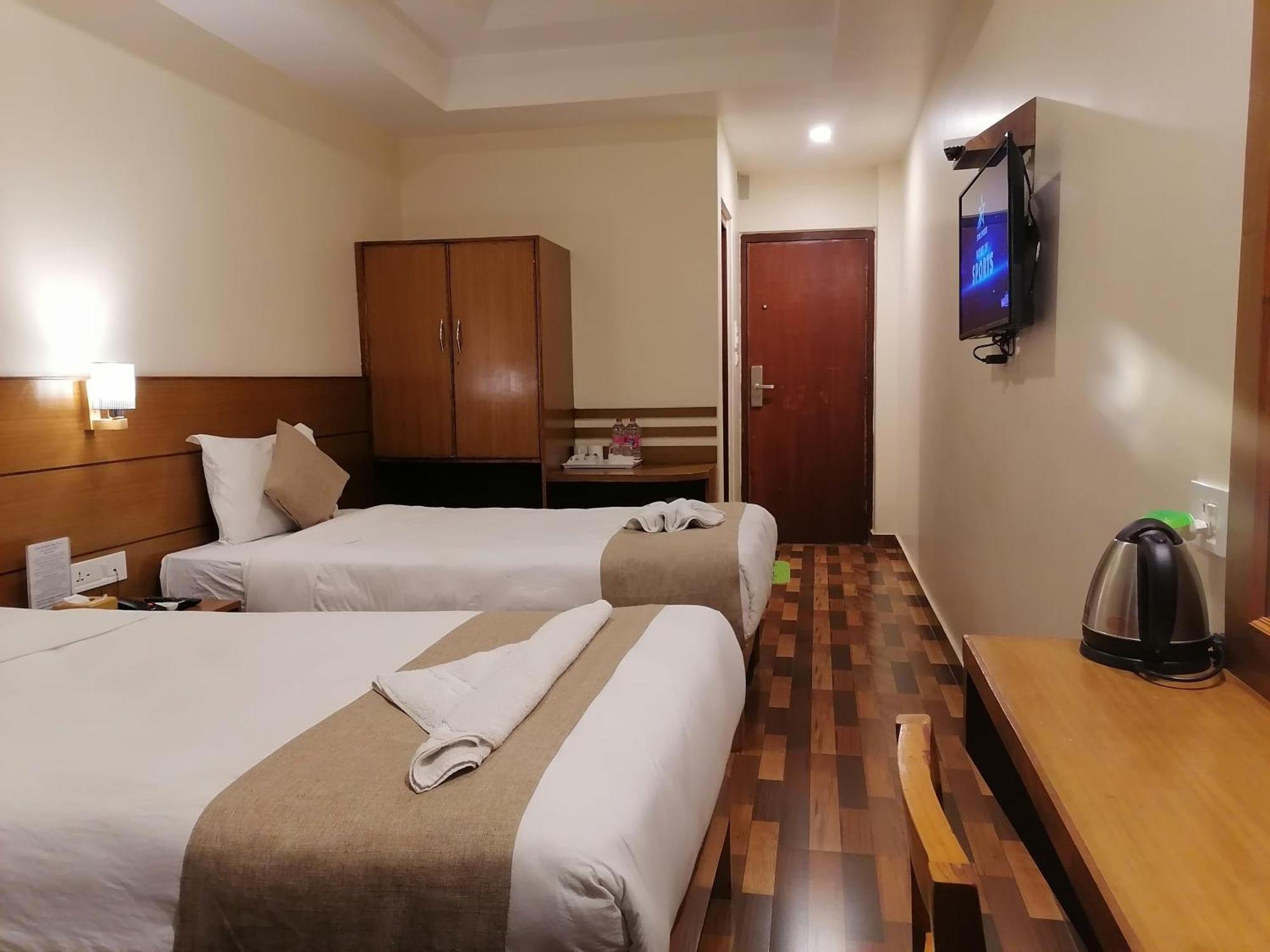 Urban Boutique Hotel Pokhara Ngoại thất bức ảnh