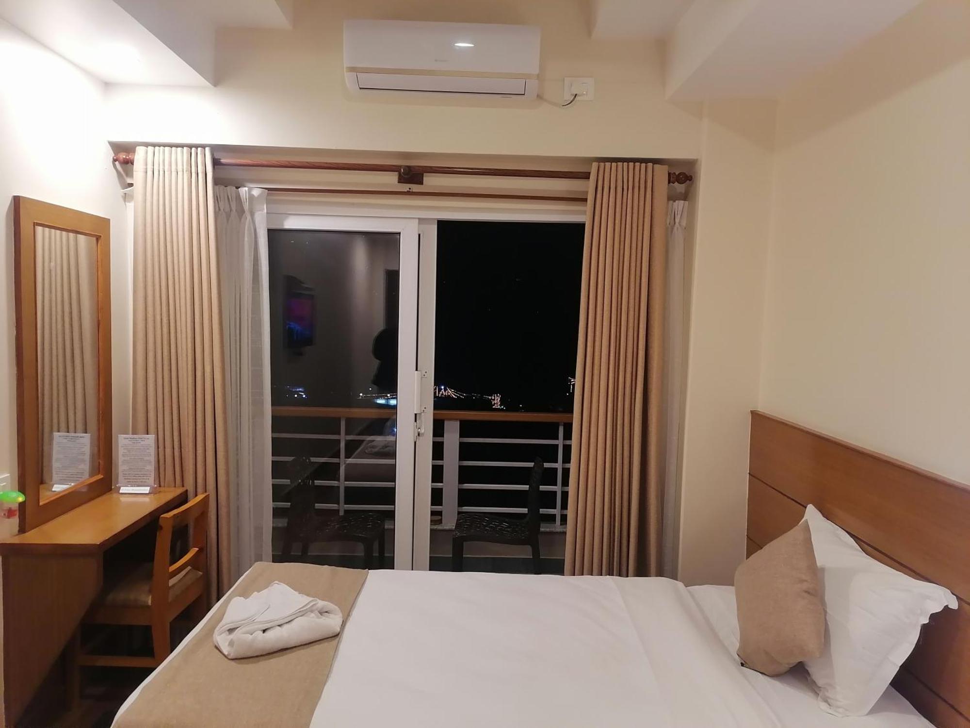 Urban Boutique Hotel Pokhara Ngoại thất bức ảnh