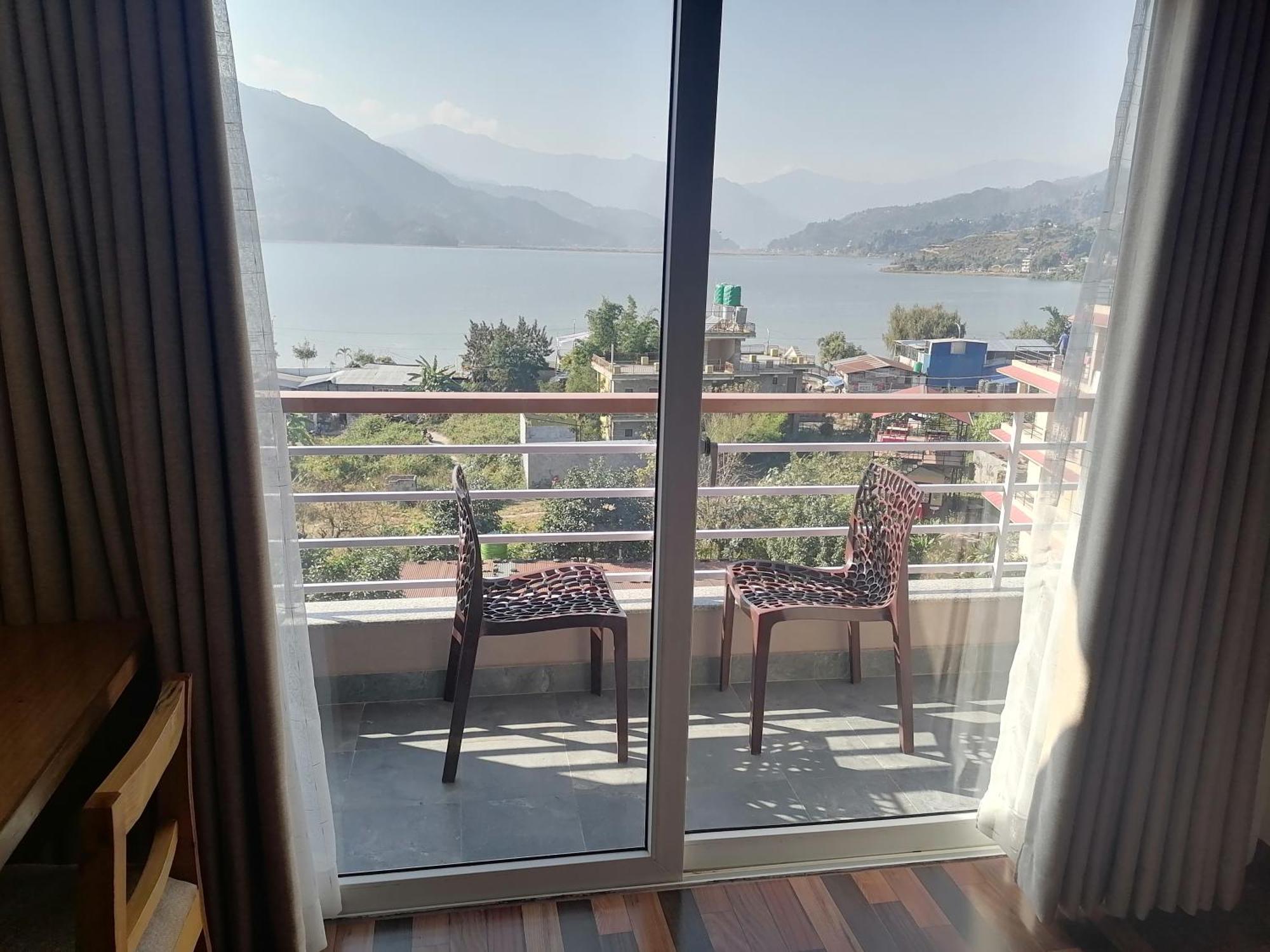 Urban Boutique Hotel Pokhara Ngoại thất bức ảnh