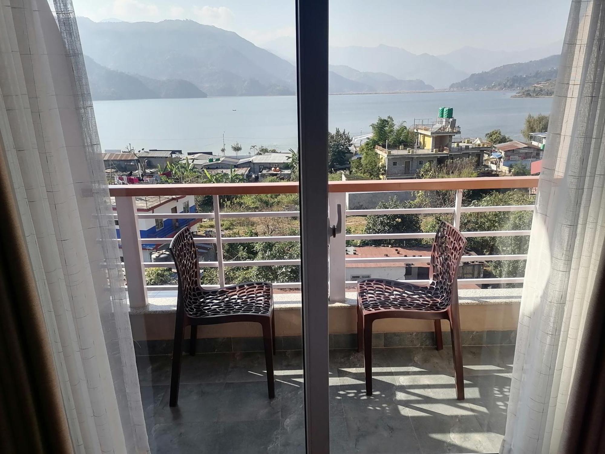 Urban Boutique Hotel Pokhara Ngoại thất bức ảnh