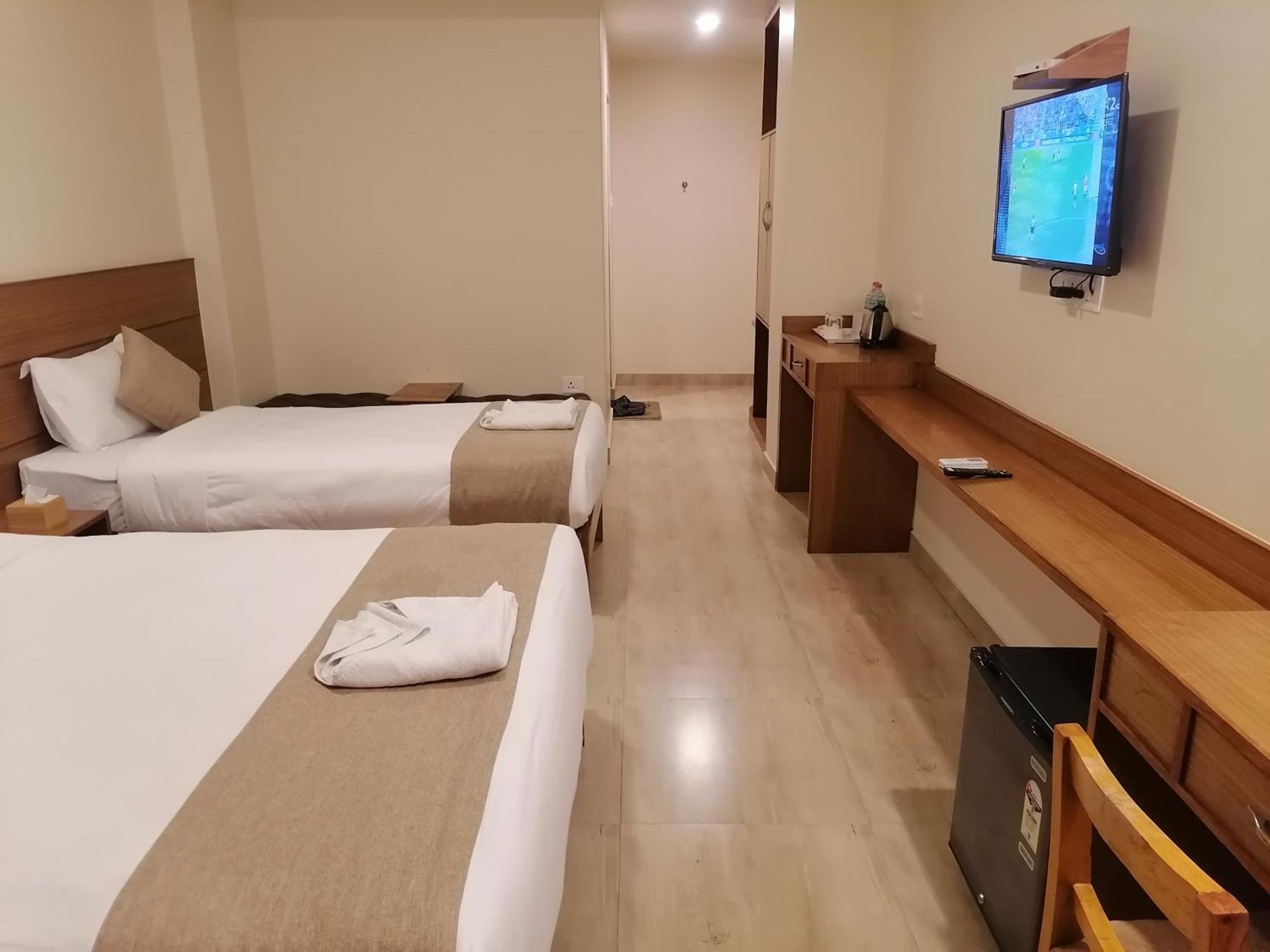 Urban Boutique Hotel Pokhara Ngoại thất bức ảnh