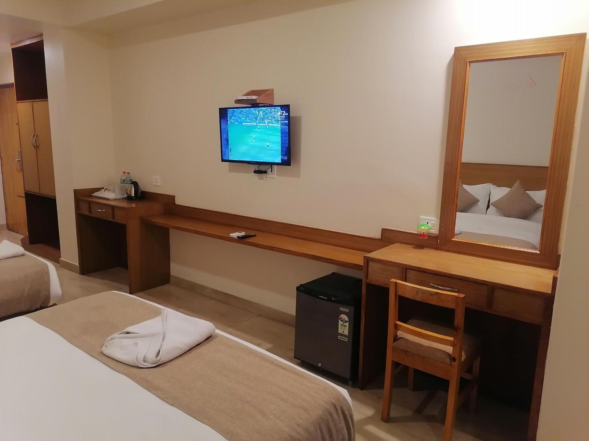 Urban Boutique Hotel Pokhara Ngoại thất bức ảnh