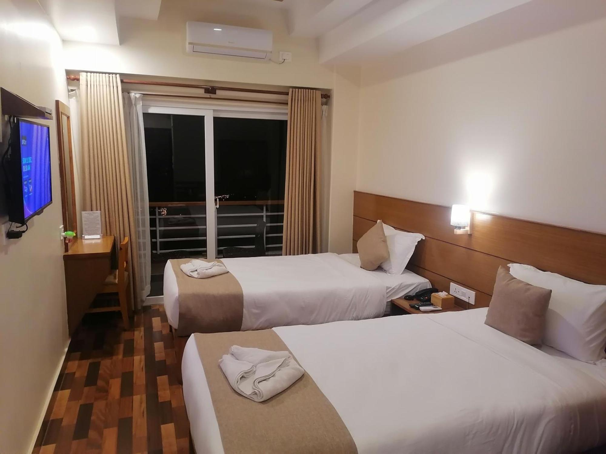 Urban Boutique Hotel Pokhara Ngoại thất bức ảnh