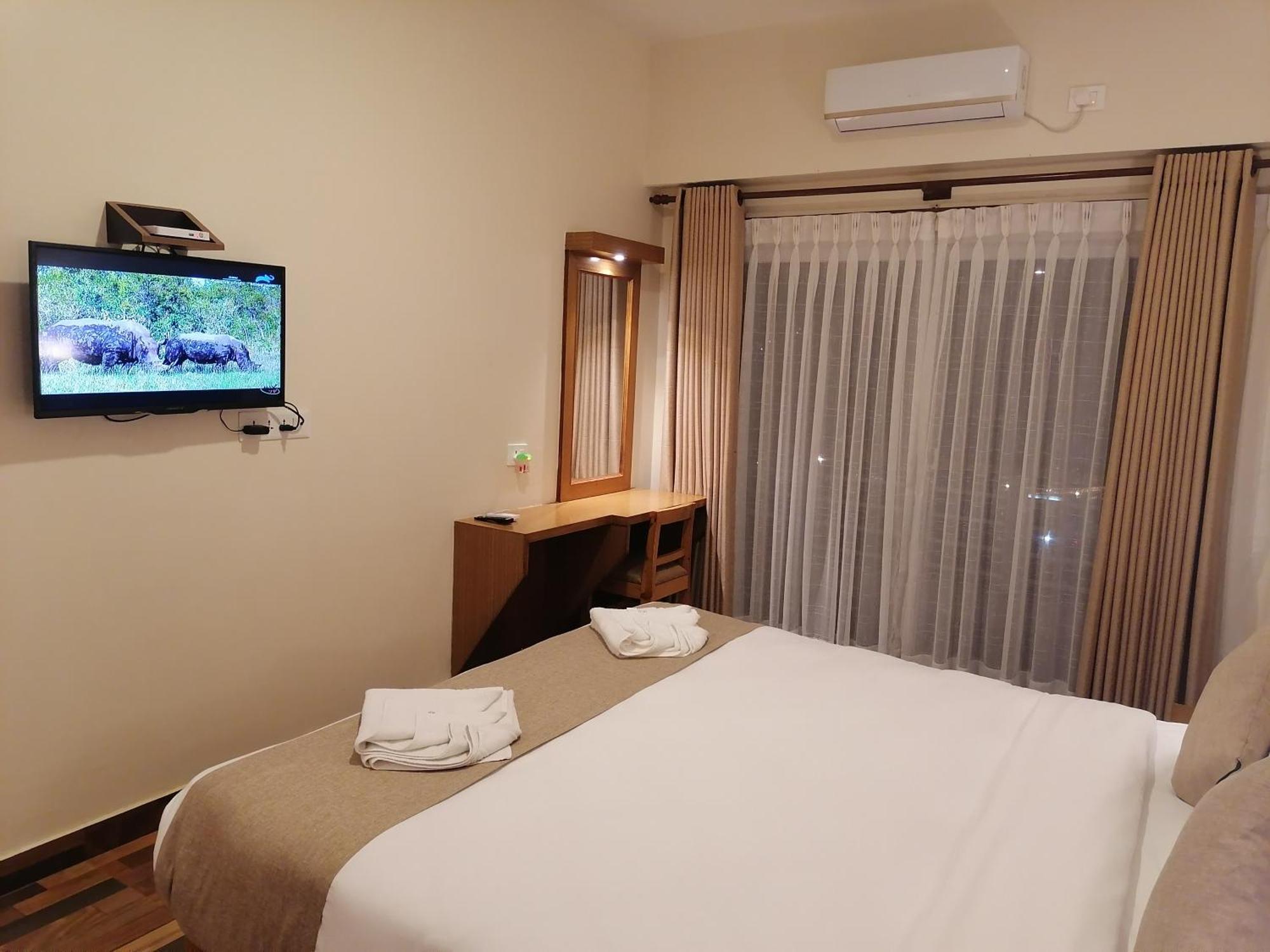 Urban Boutique Hotel Pokhara Ngoại thất bức ảnh