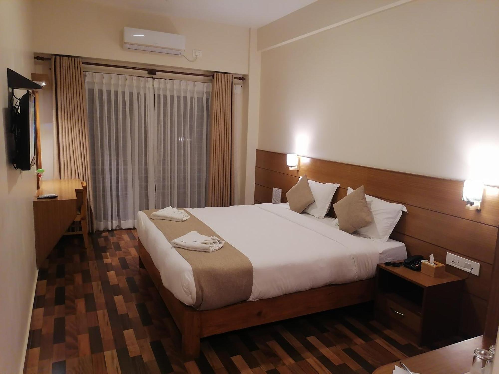 Urban Boutique Hotel Pokhara Ngoại thất bức ảnh