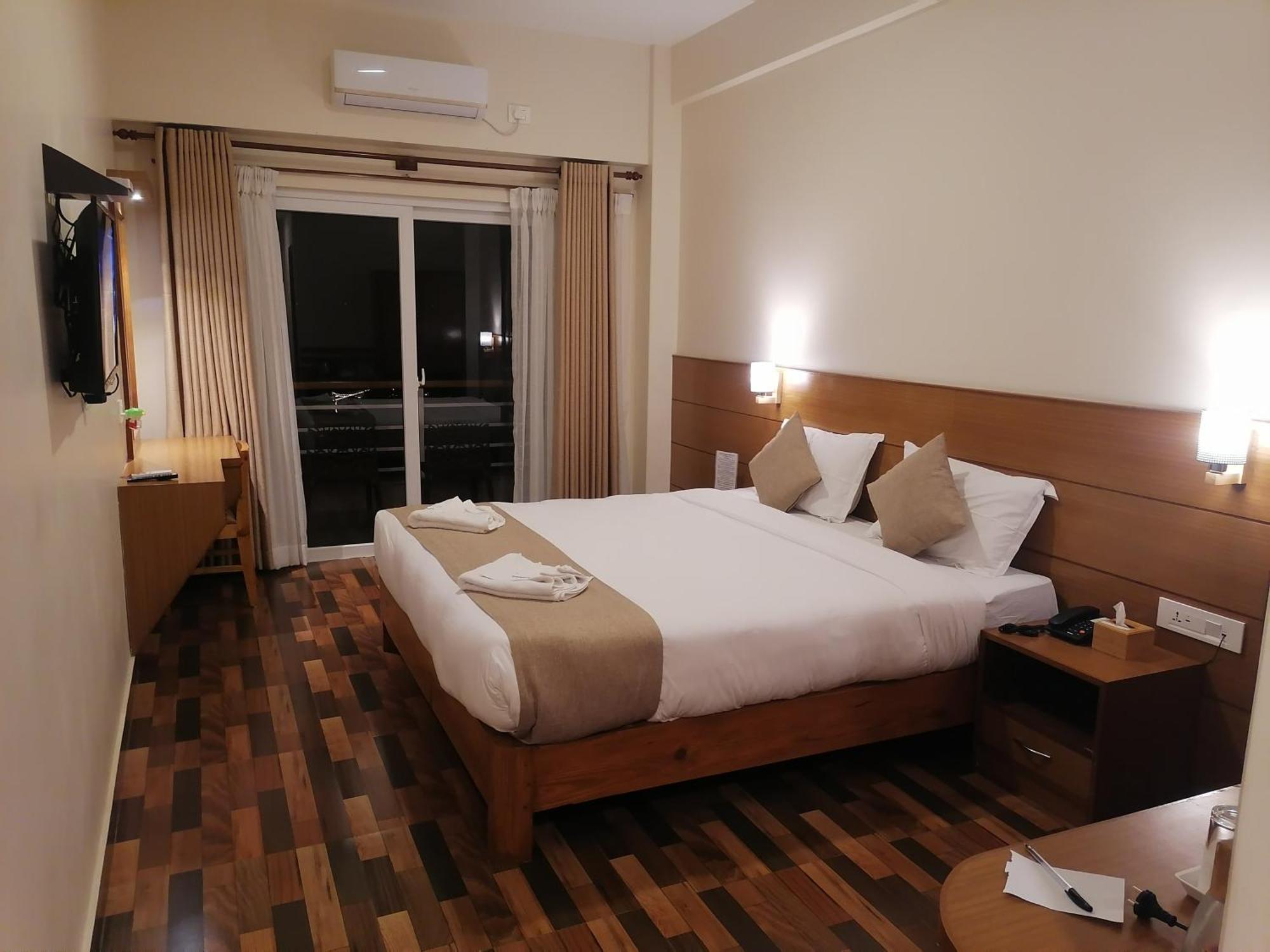 Urban Boutique Hotel Pokhara Ngoại thất bức ảnh